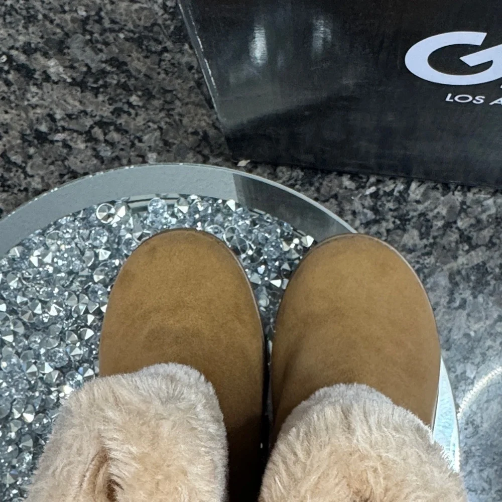 GBG Los Angeles Aleya Fur ankle Boots NEW 5.5